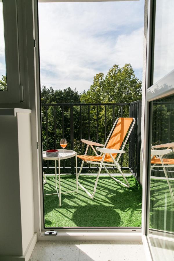 Tree&Lake Apartament Warszawa ゾンブキ エクステリア 写真